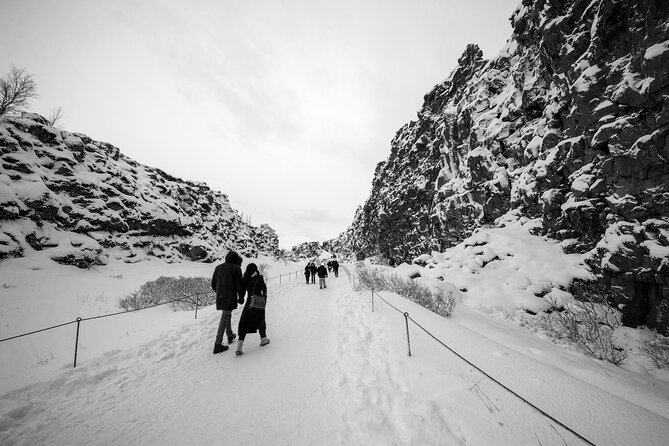 Golden Circle, Northern Lights and Blue Lagoon Tour with Ticket - Gullfoss, a powerful stop with icy footing