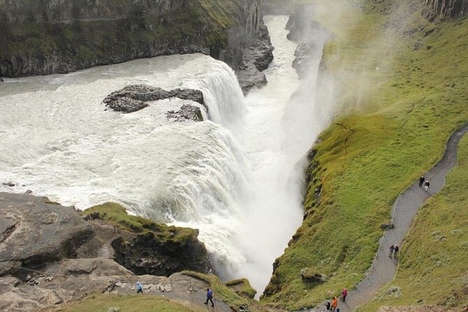 Golden Circle & Northern lights in Iceland - One day, one night, and Iceland’s classic trio