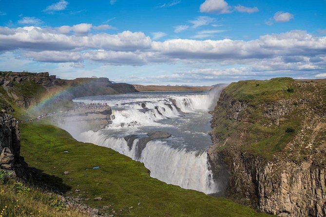 Golden Circle Premium Tour with Fridheimar Farm - Geysir shows Iceland’s heat at work