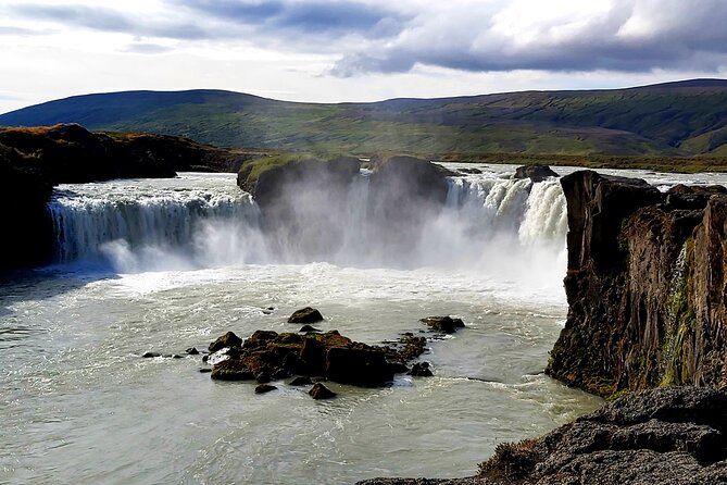Half-Day Combo Tour to Goðafoss, Laufas and The Christmas House - Laufás: turf houses and the everyday side of Iceland