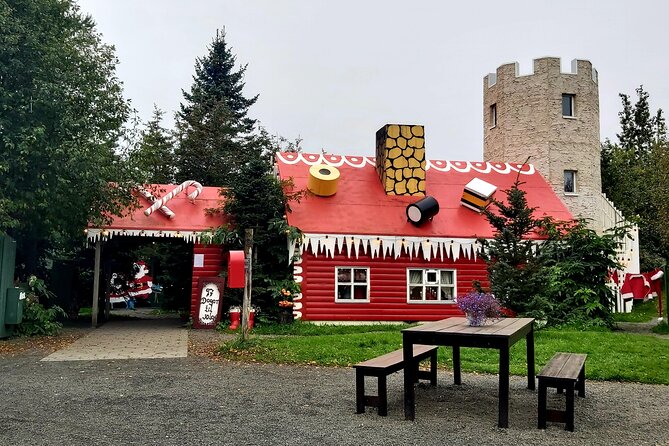 Half-Day Combo Tour to Goðafoss, Laufas and The Christmas House - The Christmas House: charming, seasonal, and not for everyone