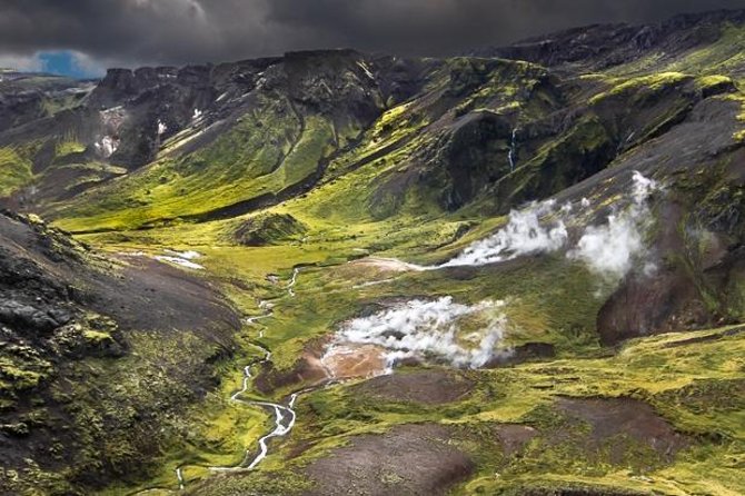 Helicopter Flight Over Geothermal Landscapes from Reykjavik - The 15-minute stop near Hveragerdi