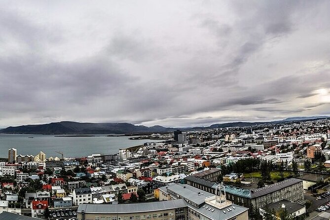 Helicopter Tour: Reykjavik City with landing at Mount Esja - The flight over the capital region