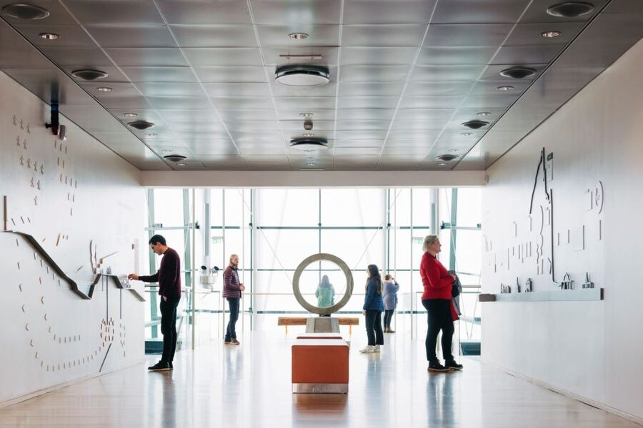 Hellisheiði Geothermal Exhibition: Entry and Audio Tour - Entering the exhibition and getting your bearings