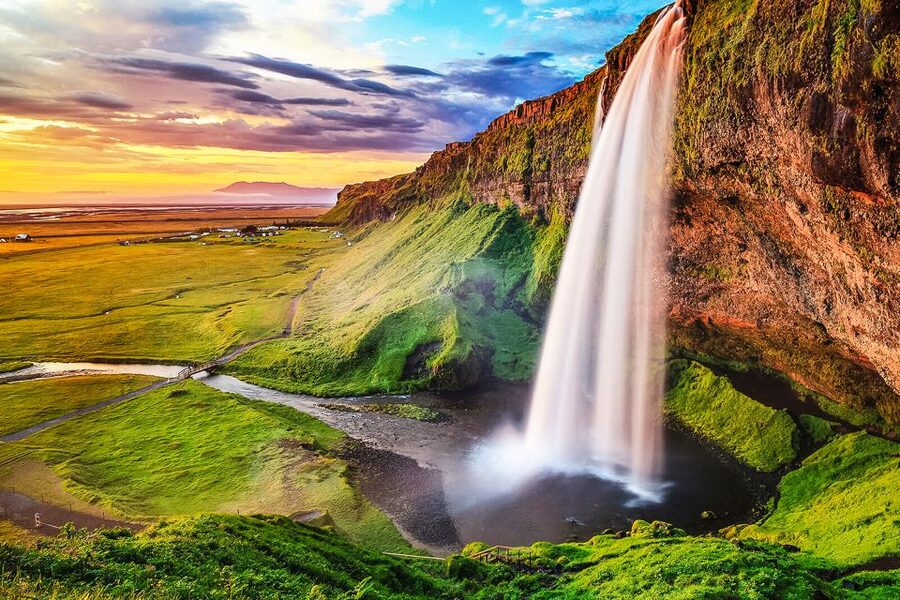 Iceland: Full-Day South Coast, Black Beach & Waterfalls Tour - Skógafoss: the first great wall of water