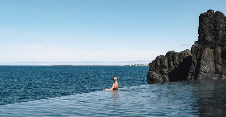 Iceland: Silfra Snorkeling Tour and Sky Lagoon Spa Combo - A short route with a very unusual view