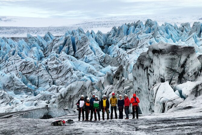 Jökulsárlón: Blue Ice Cave and a Long Glacier Hike - What the guides add to the day