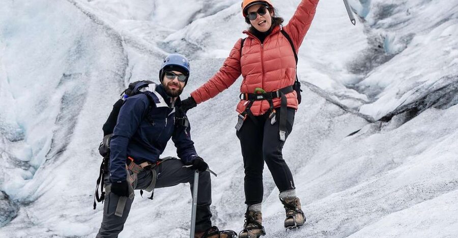 Jökulsárlón: Glacier Hike, Ice Cave, and Photoshoot Package - Entering the lower and upper ice caves