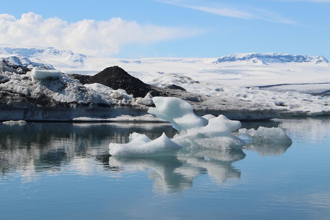 Jökulsárlón Glacier Lagoon, Diamond Beach and secret glaciers (from Djúpivogur) - Diamond Beach turns black sand into a gallery