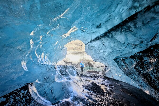 Jökulsárlón: Visit a Natural Blue Ice Cave - Who will enjoy this tour most