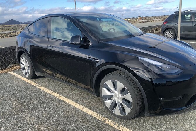 Keflavik International Airport Private Transfer To/From Reykjavik - Why flight monitoring and waiting time matter