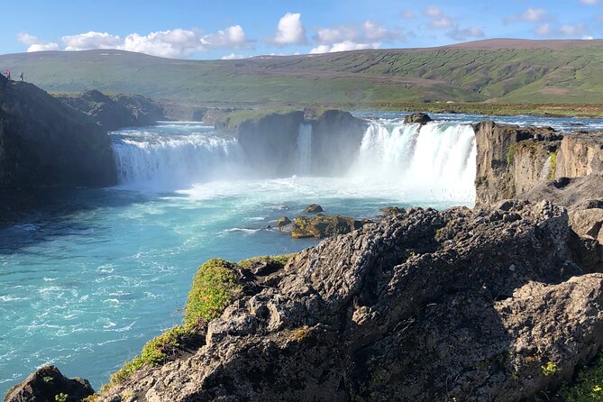 Lake Myvatn Day Tour and Godafoss Waterfall for Cruise Ships from Akureyri Port - Transport, group size, and the cruise-ship clock