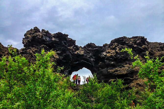 Lake Myvatn Private Day Tour Mývatn, Godafoss Waterfall for Cruise Ships - Godafoss gives the morning a strong start