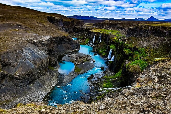 Landmannalaugar, Hekla, Sigoldugljufur 4x4 tour with Hiking - Landmannalaugar: three hours for hiking and hot water