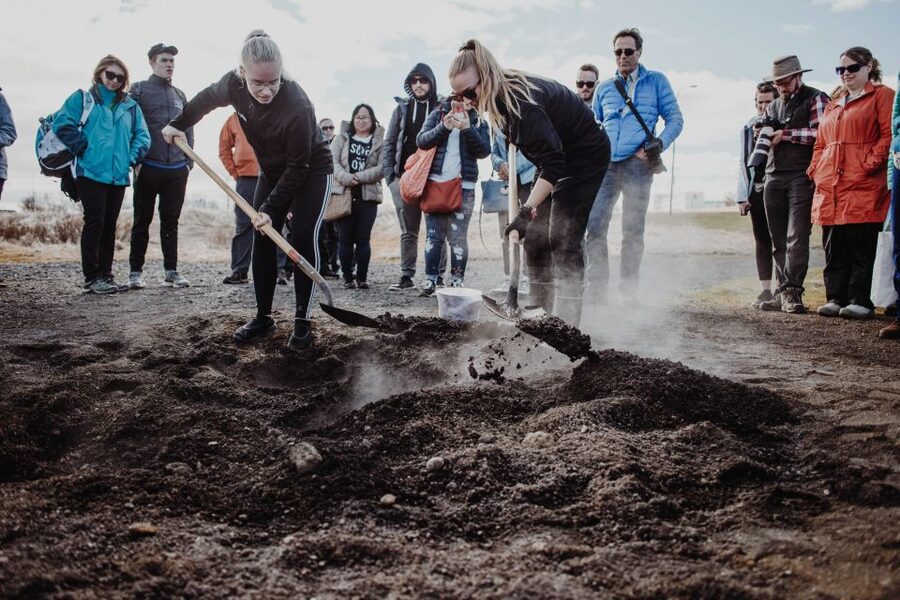 Laugarvatn Fontana: Geothermal Bread-Baking Experience - The geothermal bakery demonstration