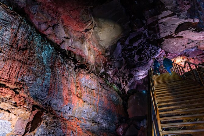 Lava Caving Experience - The group-size question