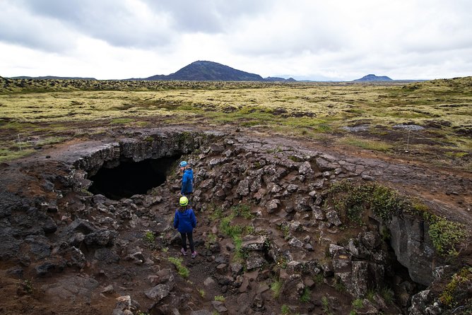 Lava Tunnel Caving & Snorkeling in Silfra with Transfer | Free Photos - Silfra’s clear water between two continents