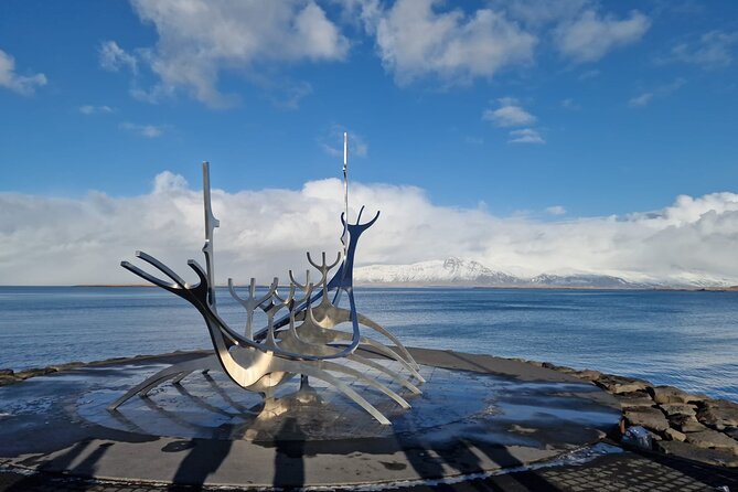 Luxury Private Transfer from Reykjavik to Keflavik Airport - Leaving your Reykjavik hotel with less fuss