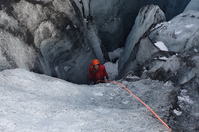 Micro group - Ice climbing at Sólheimajökull - Learning the basic technique