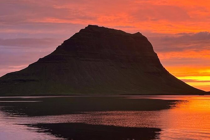 Midnight Sun Kayaking Adventure by Mt. Kirkjufell - What happens at Sæból 18 in Grundarfjörður
