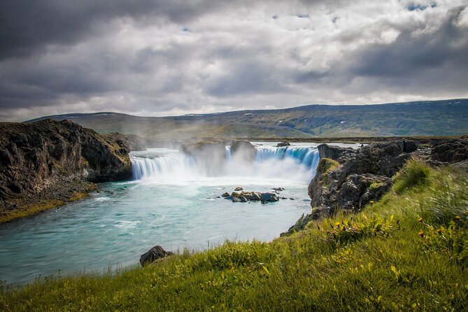 Myvatn Nature Baths & Goðafoss Waterfall Akureyri Shore Excursion - Mývatn Nature Baths are worth the trip, with a few conditions