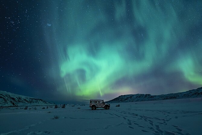 Northern Lights 4x4 Tour with Pastries and Cocoa from Reykjavik - The real value of the guide