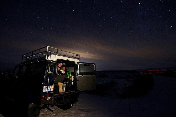 Northern Lights and Stargazing Small-Group Tour with Local Guide - How the guide chooses the viewing spot