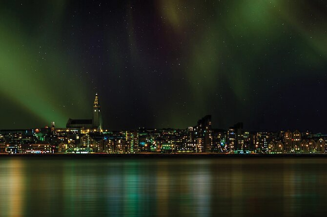 Northern Lights Boat Cruise from Reykjavik - The crew makes the waiting easier