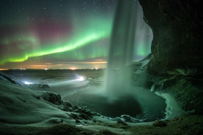 Northern Lights Bus Tour from Reykjavik with Hot Chocolate - Who should book this northern lights tour?