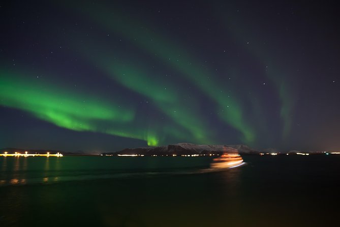 Northern Lights Cruise from Reykjavik Including Photos - What the guide adds to the sky