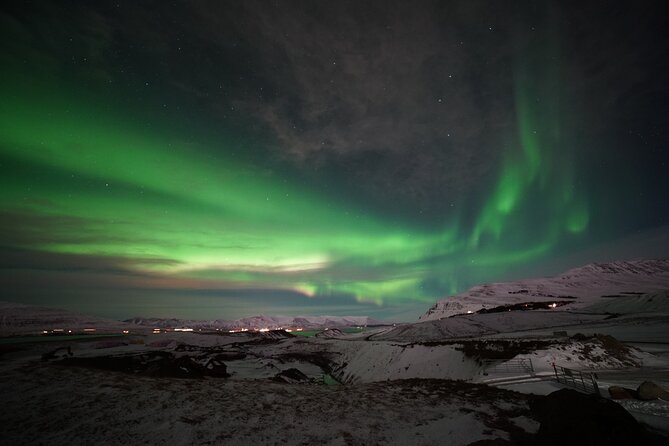 Northern Lights In luxury off-road SUV with Photos and Treats - Dress for the coast, not the calendar