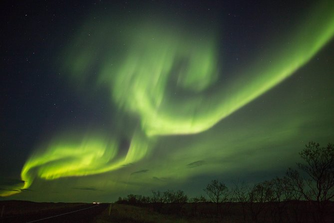 Northern Lights Night Tour from Reykjavik - Choosing the meeting point and avoiding pickup trouble