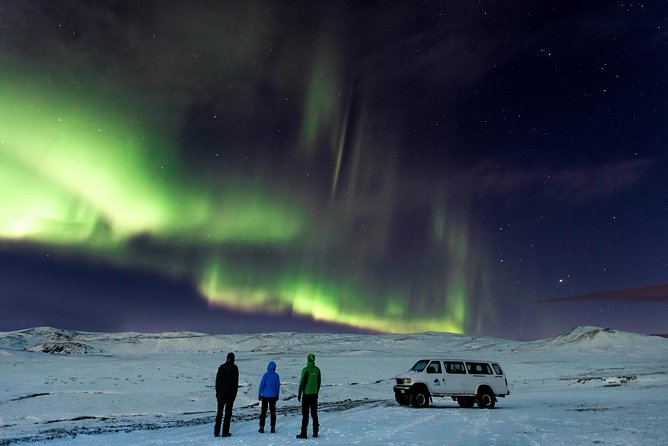 Northern Lights Tour from Reykjavik in a Super Jeep - Practical preparation for a cold Icelandic night