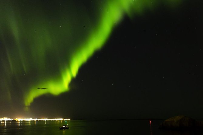 Northern Lights Yacht Cruise - Waiting in Faxaflói Bay