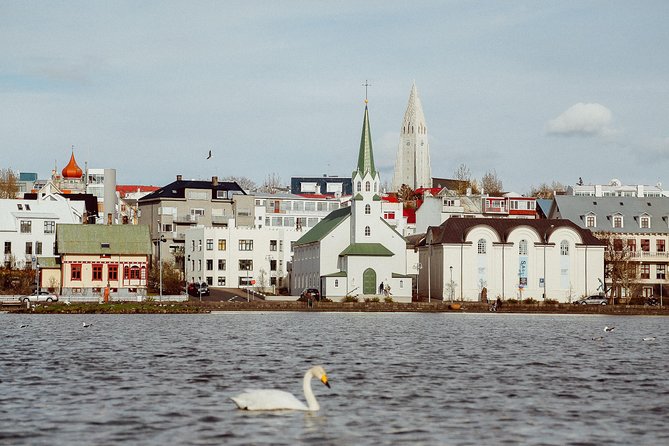 Private Airport Transfer from Keflavik airport to hotels in Reykjavik area - Why the meet-and-greet matters