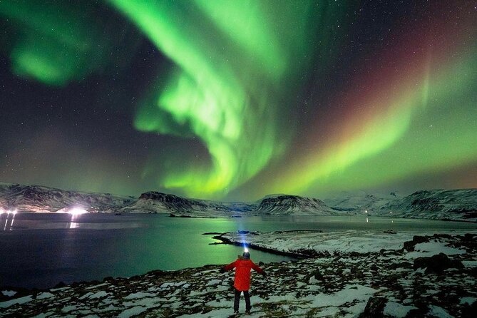 Private Aurora Hunt with Photos in Super Defender - Why a private aurora hunt from Reykjavik makes sense