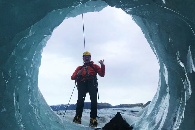 Private Extreme Encounter w/ ropes on Sólheimajökull Glacier - What the guide adds to the day