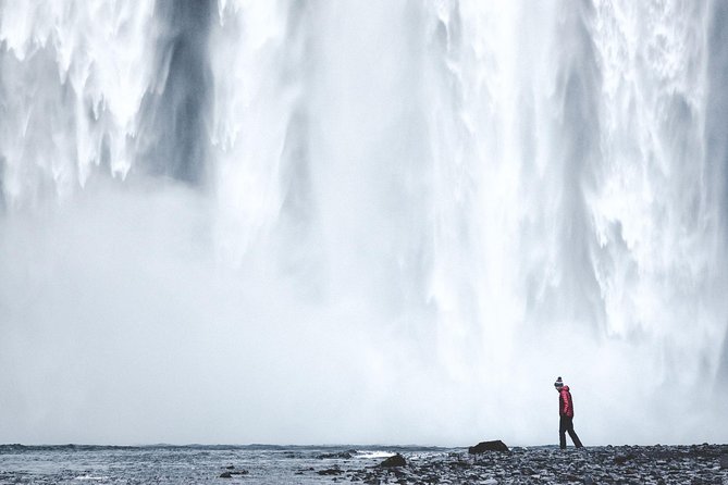 Private Jökulsárlón Glacier Lagoon 2 Day Tour & Glacier Hike - The guides shape the experience