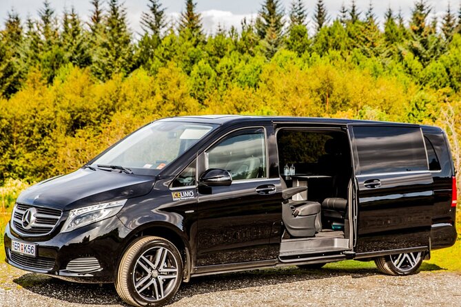 Private Luxury Airport transport Keflavik in Sedan - What the luxury sedan changes