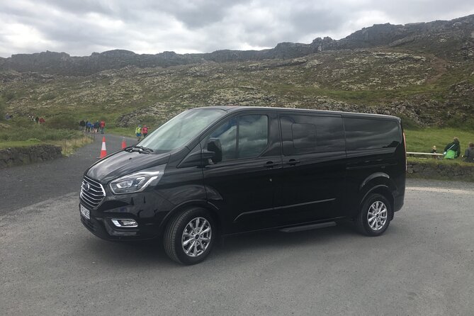 Private Reykjavík Round Trip Airport Transfer - A Named Welcome in the Airport Hall