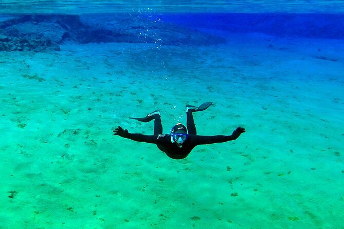 Private Silfra Snorkeling 6 p. group - Meet on Location - with Underwater Photos - Underwater photos are a real benefit