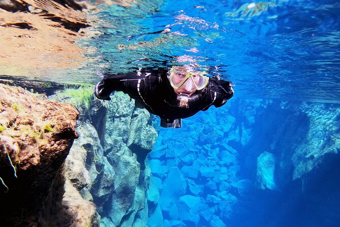 Private Silfra Snorkeling 6 p. group - Meet on Location - with Underwater Photos - The small group changes the experience