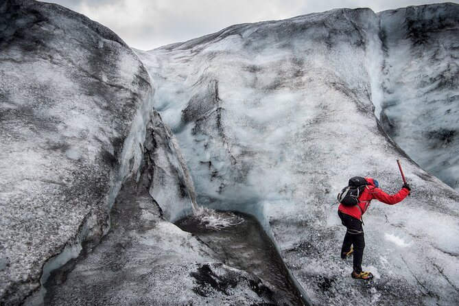 Private South Coast tour with Glacier walk - Solheimajokull: the active center of the day
