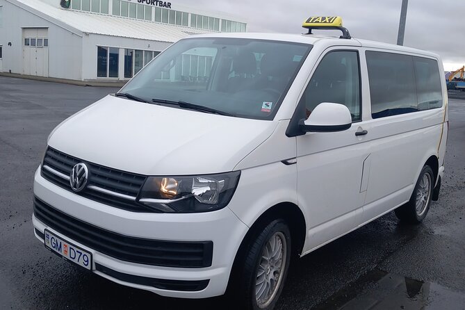 Private Transfer from Keflavik Airport to Reykjavik/surrounding - A personal welcome after the Keflavik flight
