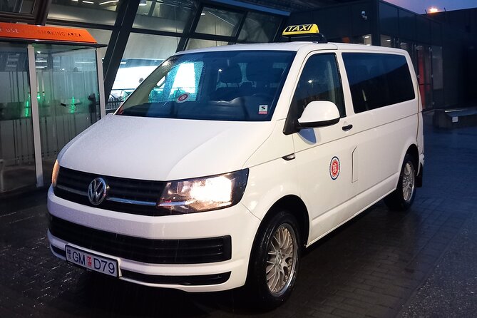 Private Transfer from Keflavik Airport to Reykjavik/surrounding - What the 45-minute ride is really like
