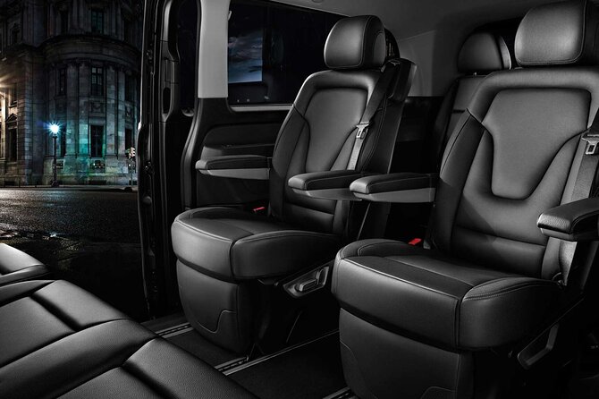 Private transport In Luxury MPV/SUV 5pax Keflavik Airport-RKV - What the 55-minute ride is really like