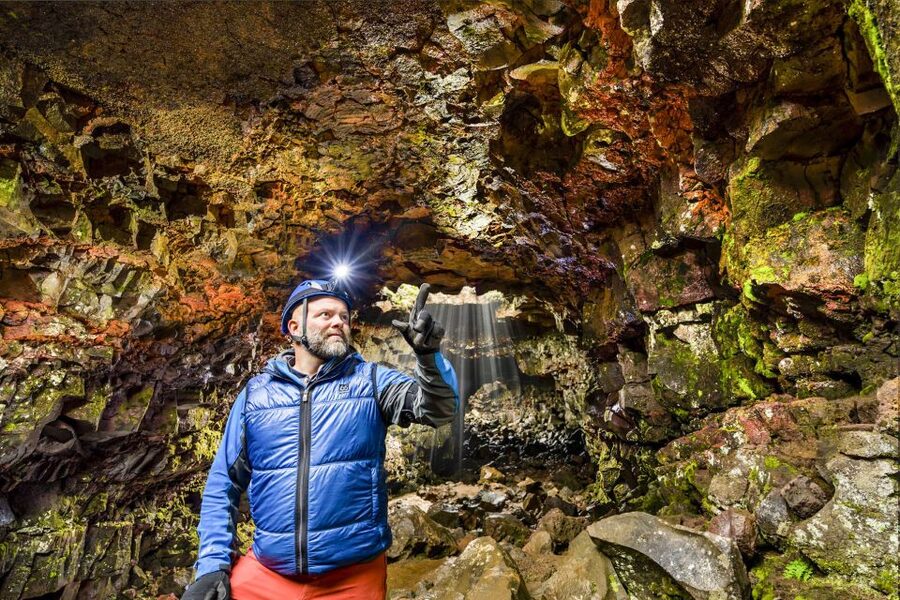 Raufarhólshellir Lava Tunnel: Underground Expedition - The lights-out moment is simple and memorable