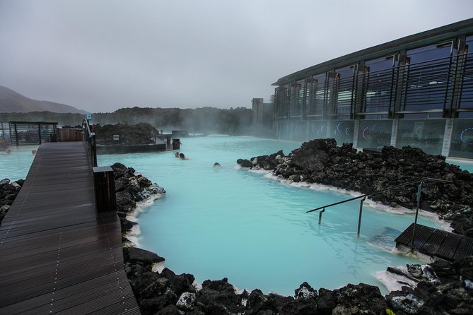 Reykjanes peninsula - Brimketill when the Atlantic is in a mood