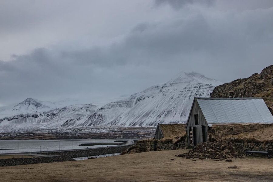 Reykjavik: 2-Day West Tour with Snæfellsnes & Silver Circle - Ytri-Tunga brings seals to the Snæfellsnes day