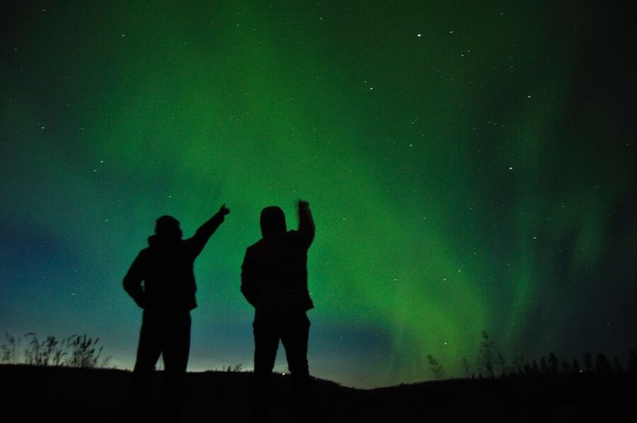 Reykjavik: 3-day South Coast and Golden Circle Experience - Accommodation, transport, and daily pace